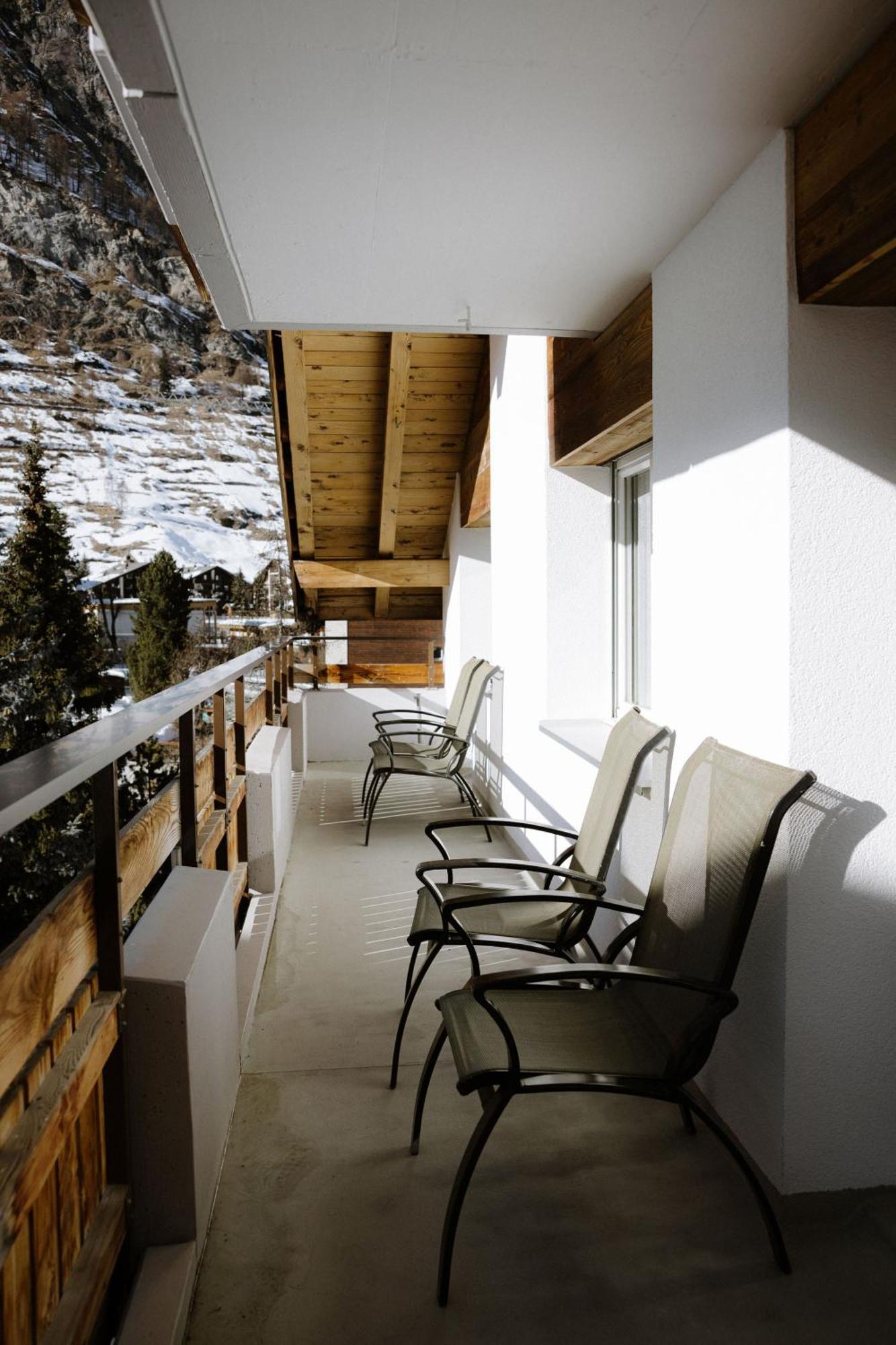 Alpine Hotel Perren Zermatt Exterior foto